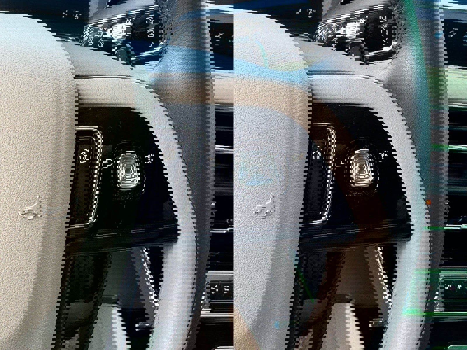 Used 2024 Lincoln Corsair Reserve w/ Equipment Group 201A image 25