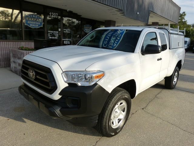 Used 2022 Toyota Tacoma SR image 2