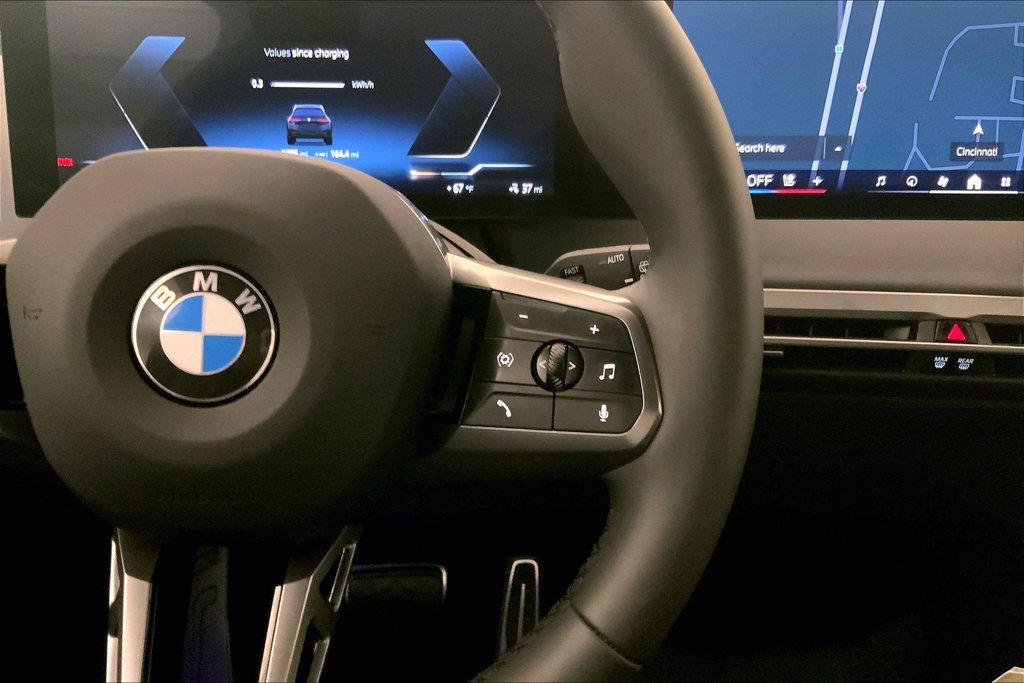 Used 2026 BMW iX xDrive60 AWD/4WD image 18