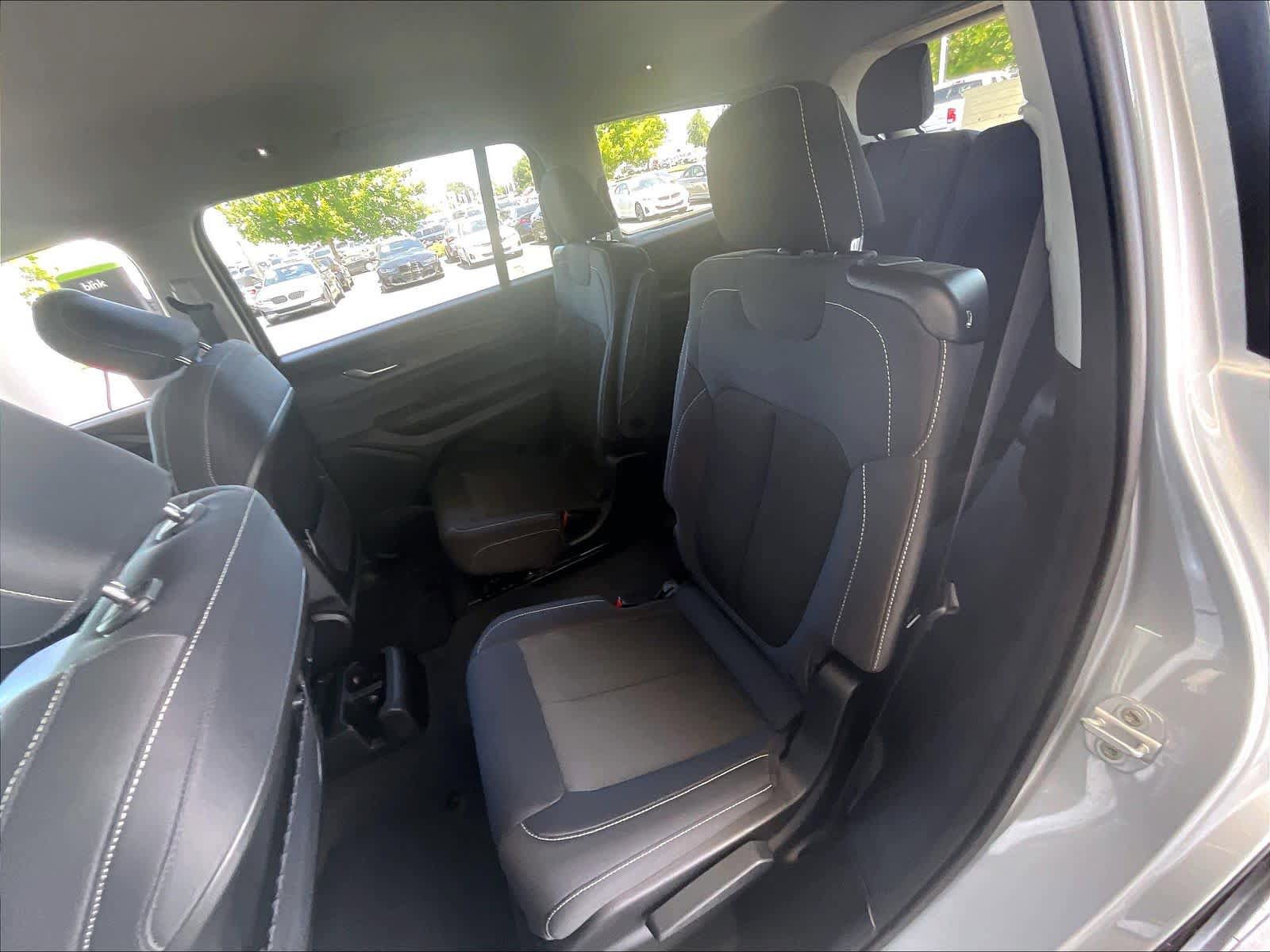 Used 2023 Jeep Grand Cherokee L Laredo AWD/4WD image 29