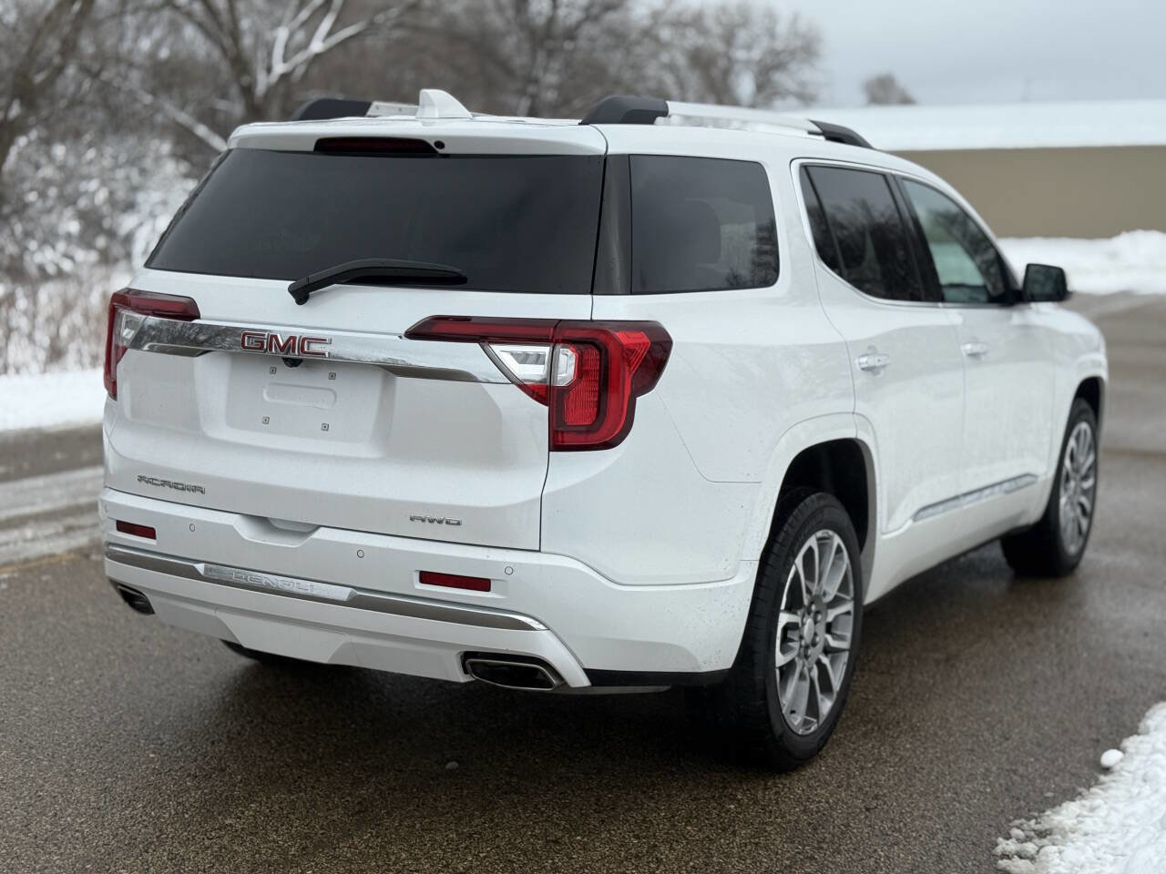 Used 2023 GMC Acadia Denali w/ Trailering Package AWD/4WD image 8
