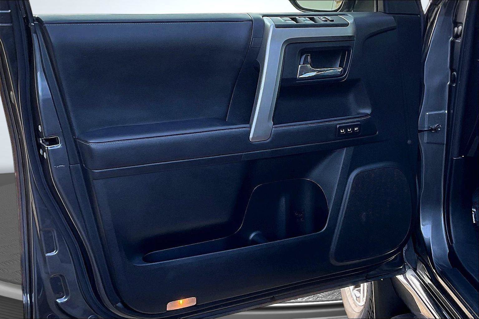 Used 2023 Toyota 4Runner Limited AWD/4WD image 21