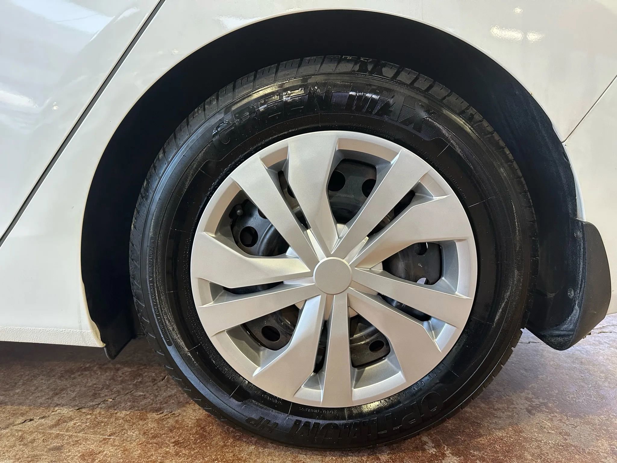 Used 2016 Hyundai Elantra SE image 24