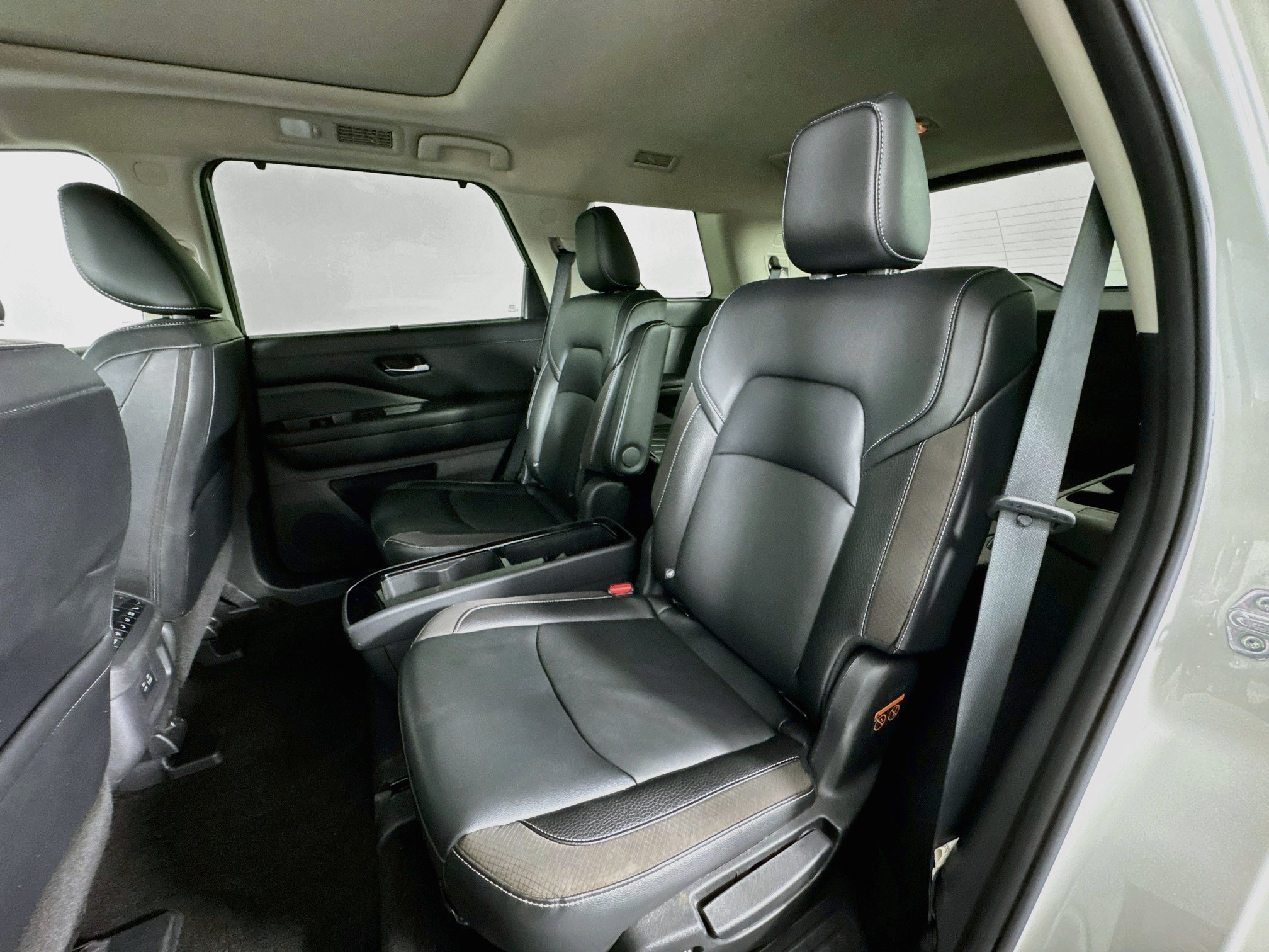 Used 2023 Nissan Pathfinder SL w/ SL Premium Package AWD/4WD image 26