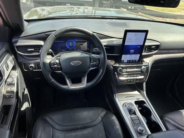 Used 2023 Ford Explorer Platinum w/ Technology Package AWD/4WD image 29