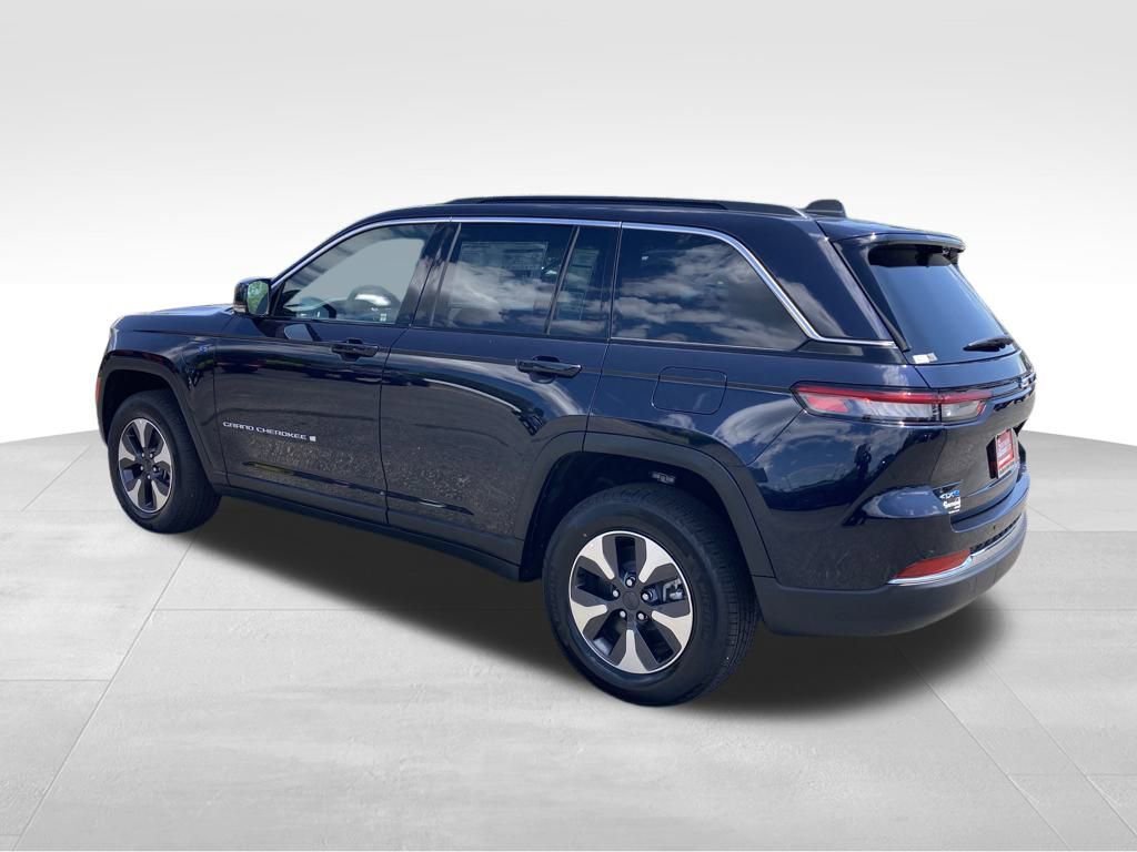 New 2024 Jeep Grand Cherokee Limited 4xe w/ Luxury Tech Group II image 12