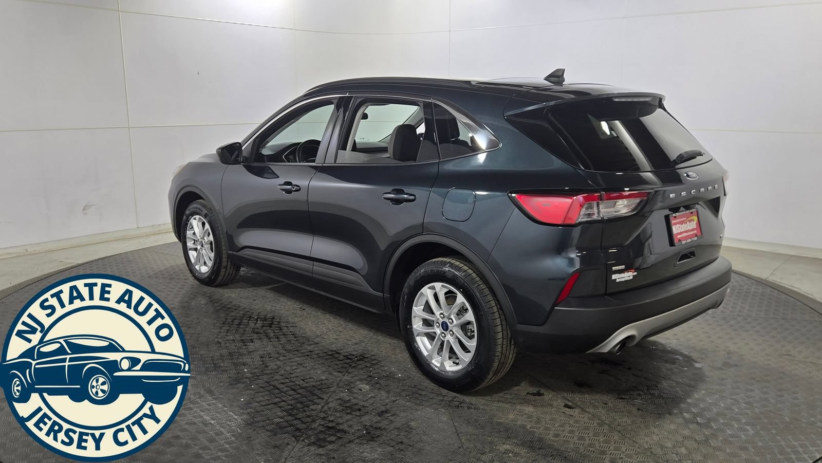 Used 2022 Ford Escape SE w/ Convenience Package AWD/4WD image 3