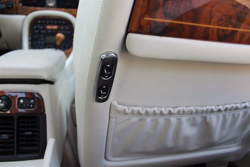 Used 2001 Jaguar XJ RWD image 30