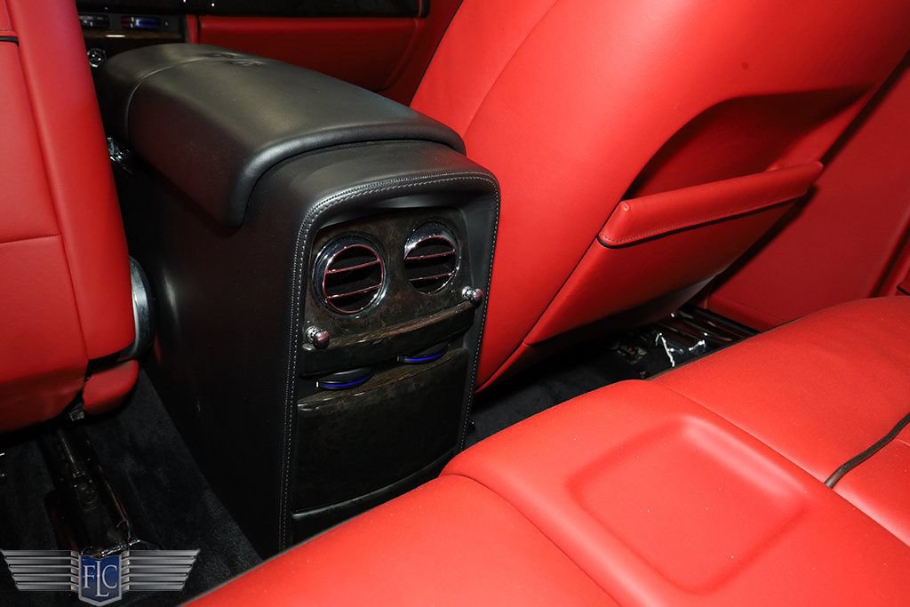 Used 2017 Rolls-Royce Phantom Drophead Coupe RWD image 24