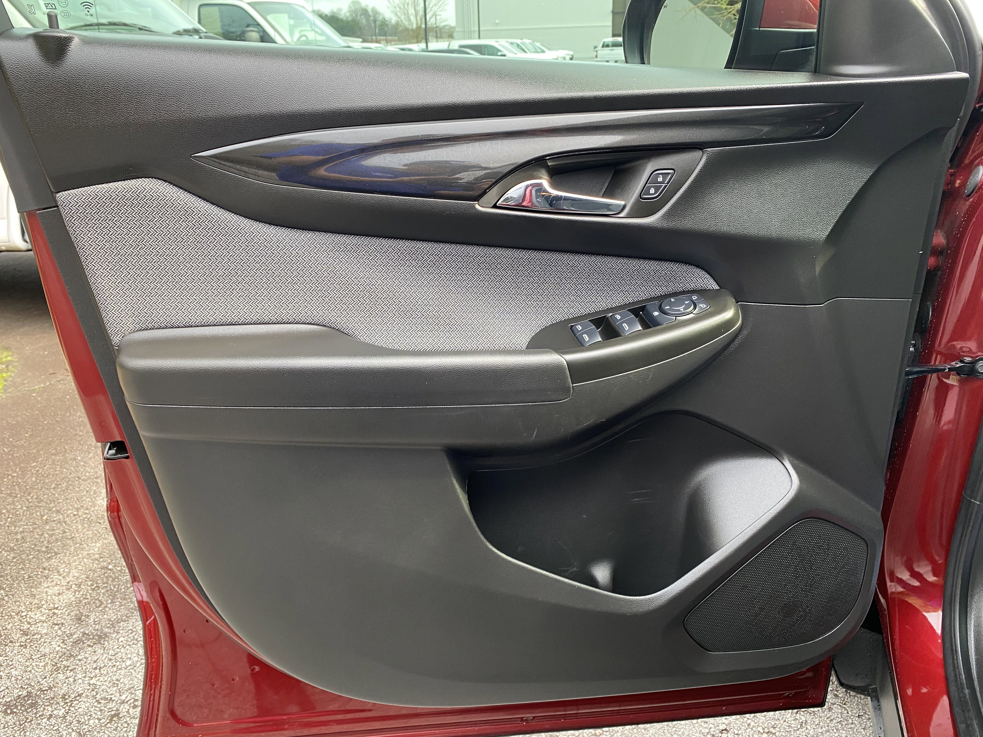 Used 2024 Chevrolet TrailBlazer LT w/ LT Cold Weather Package image 15