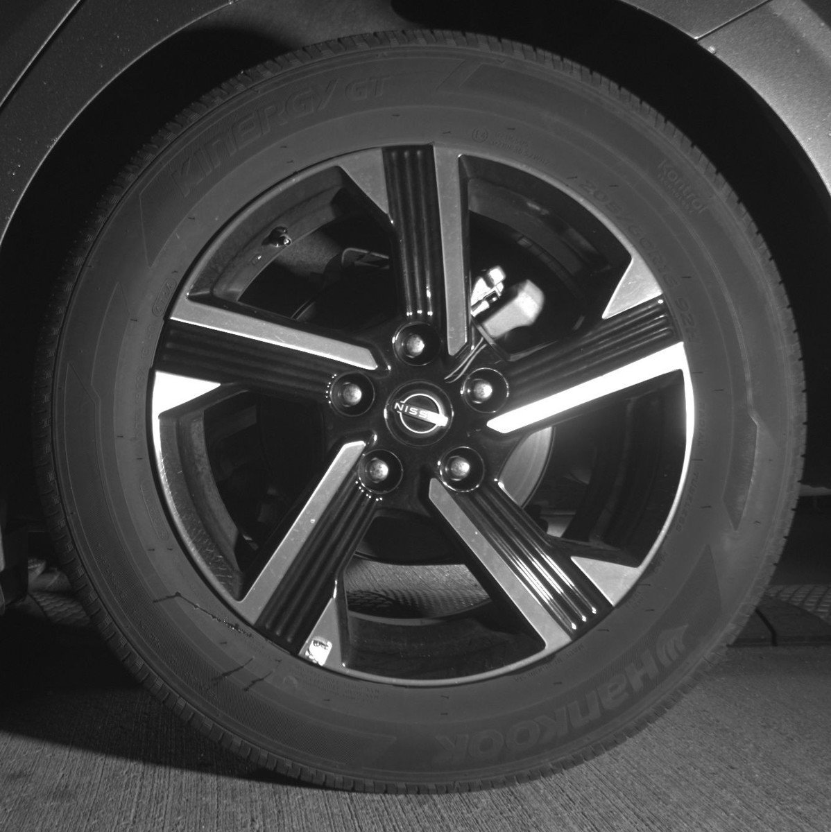 Used 2025 Nissan Sentra SV FWD image 14