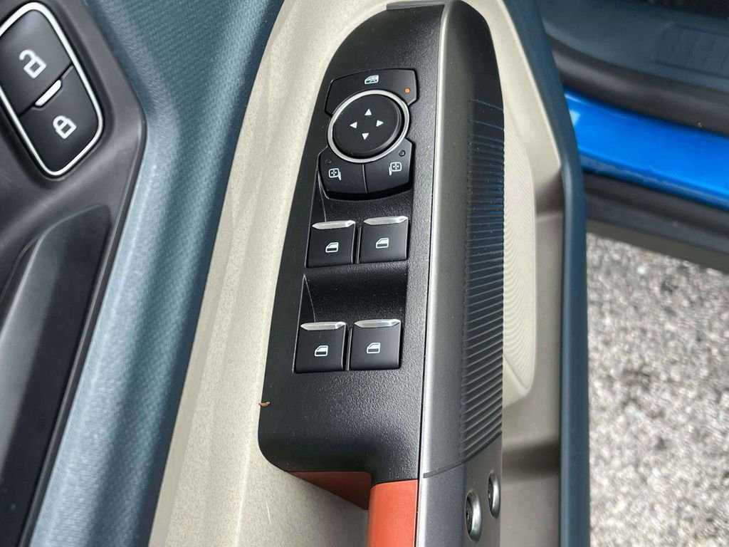 Used 2025 Ford Maverick Lariat image 13