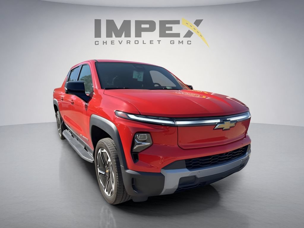 Used 2026 Chevrolet Silverado EV LT AWD/4WD image 3