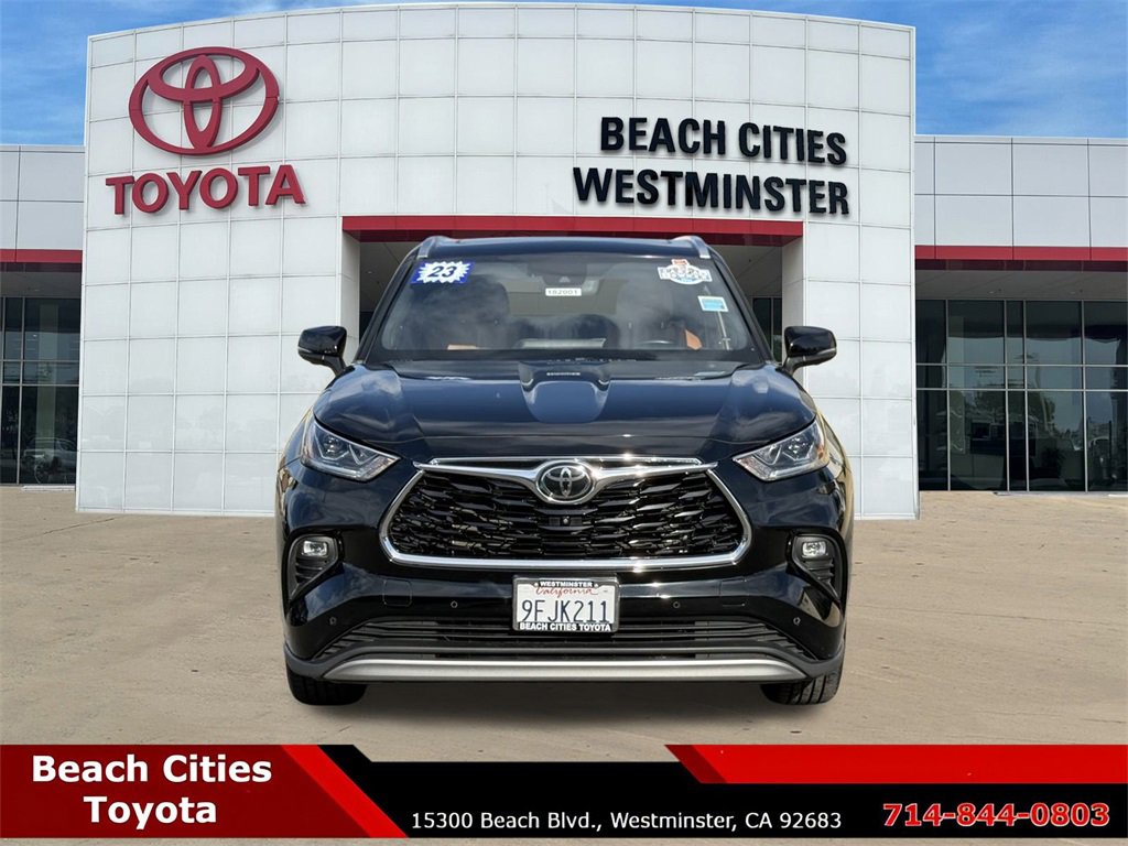 Used 2023 Toyota Highlander Platinum image 4