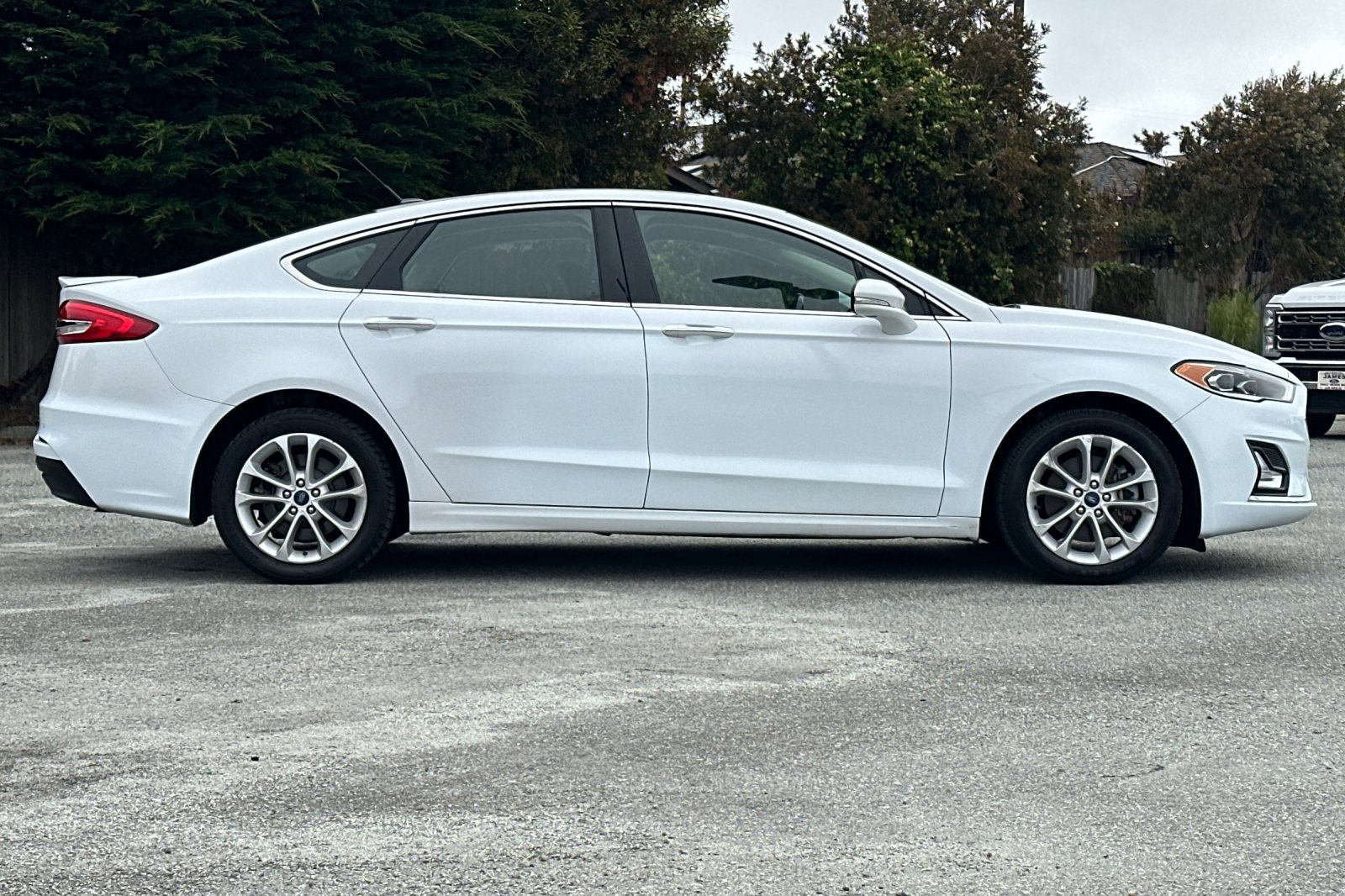 Used 2019 Ford Fusion Energi Titanium FWD image 6