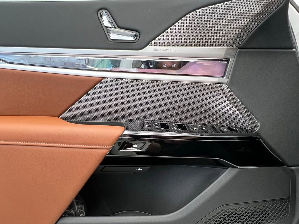 New 2026 BMW 740i w/ Executive Package image 20