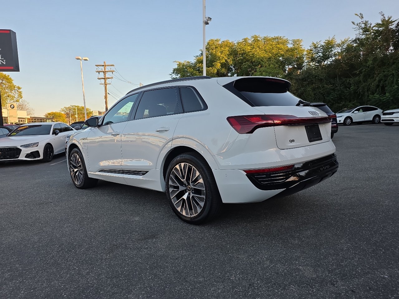 Used 2024 Audi Q8 e-tron Premium Plus w/ Premium Plus Package image 13