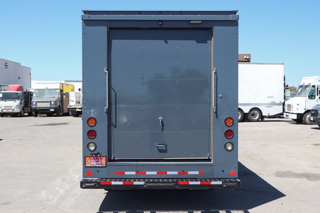 Used 2022 Ford Transit 350 DRW RWD image 7