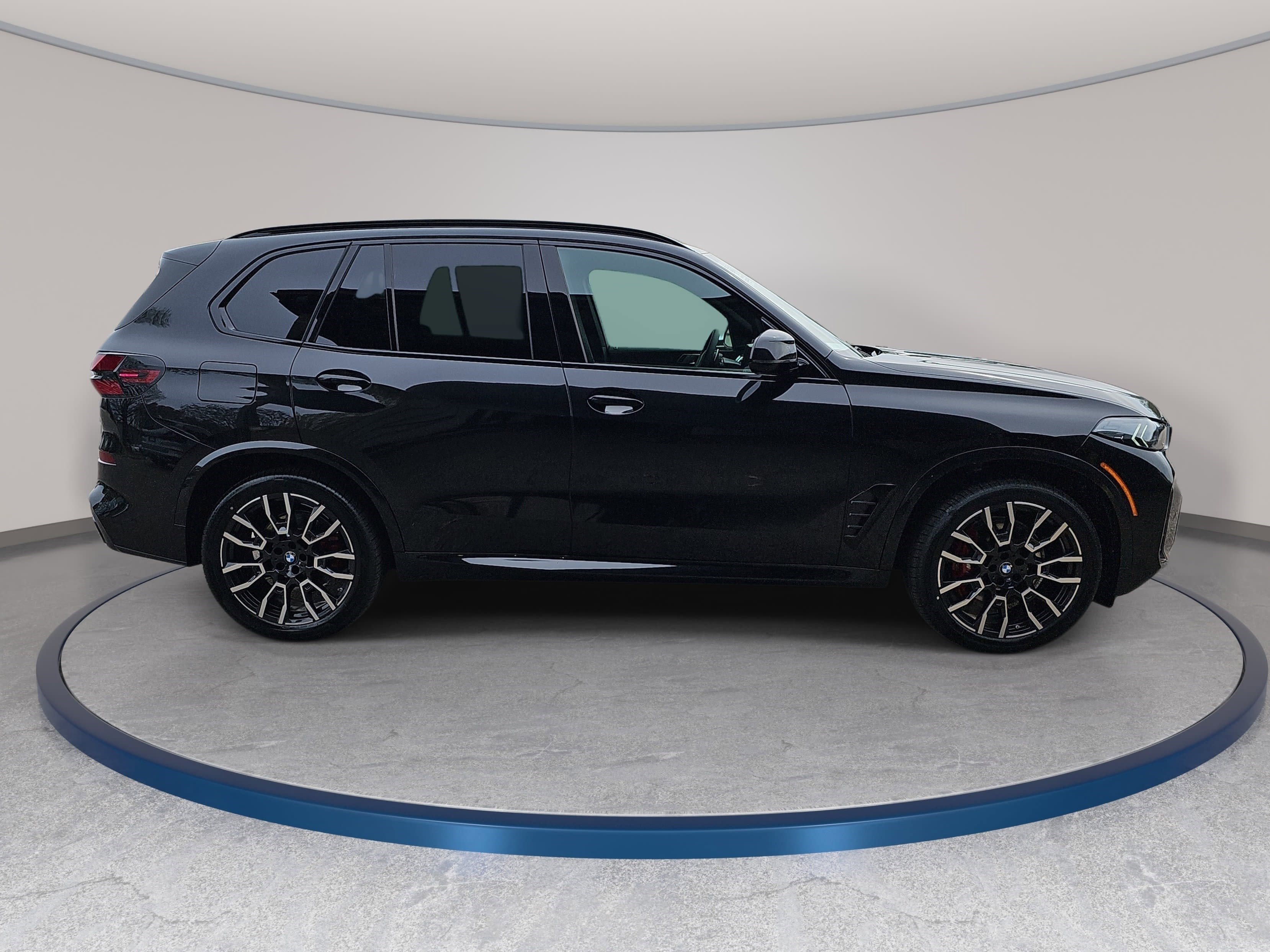 New 2026 BMW X5 xDrive40i w/ M Sport Package AWD/4WD image 4