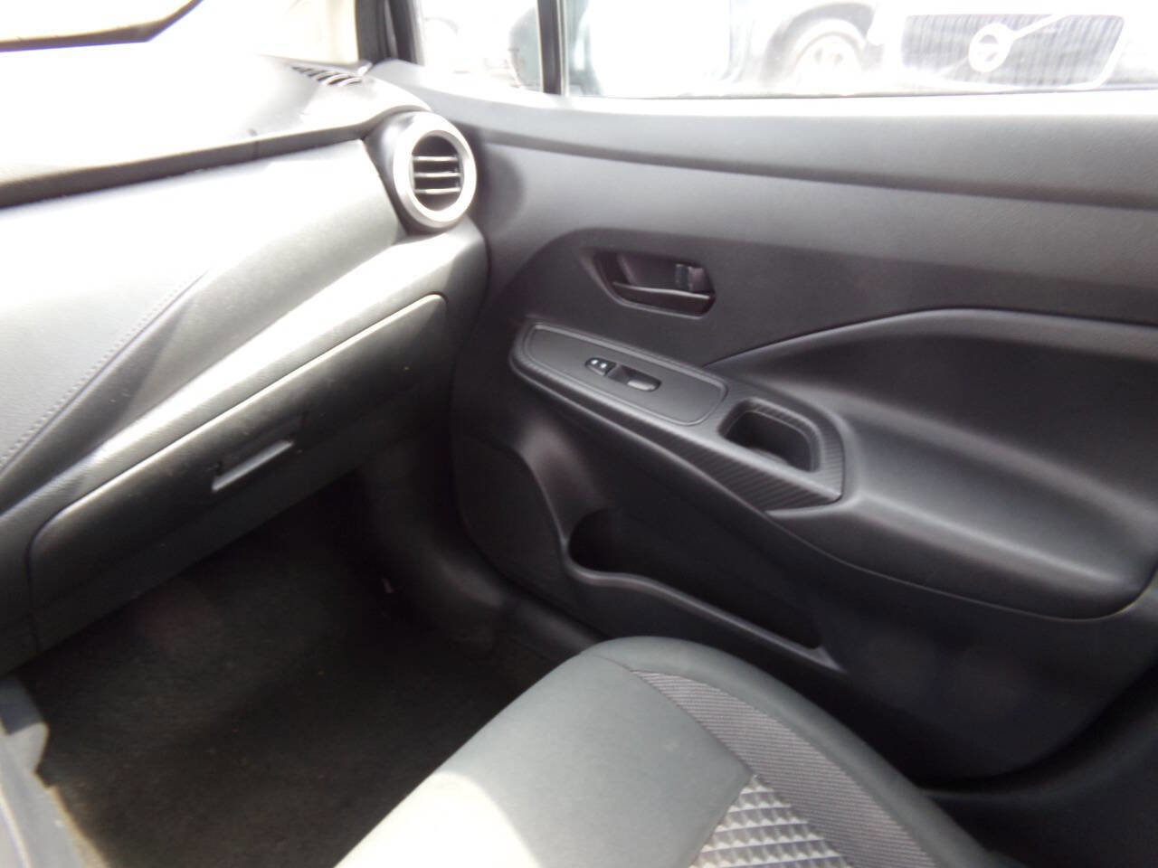Used 2020 Nissan Versa S image 19