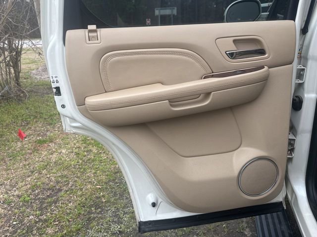 Used 2014 Cadillac Escalade Premium image 9