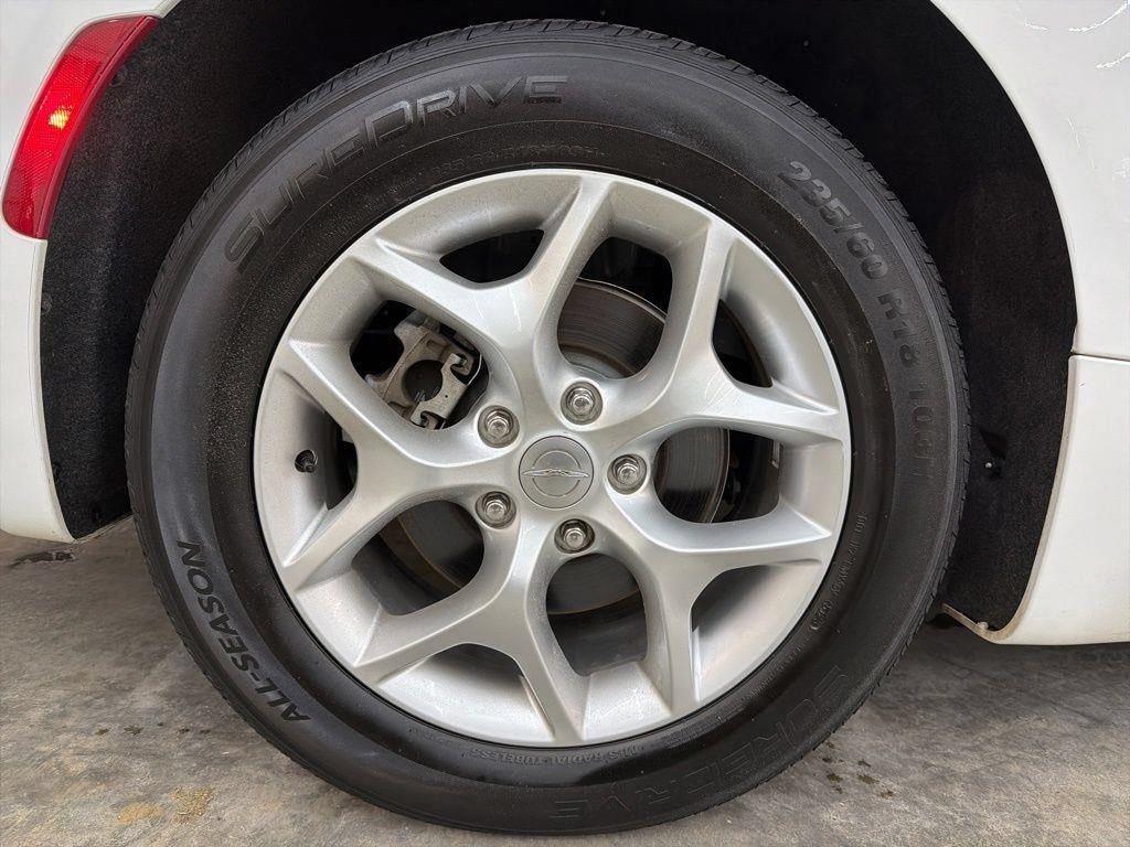 Used 2020 Chrysler Pacifica Limited FWD image 15