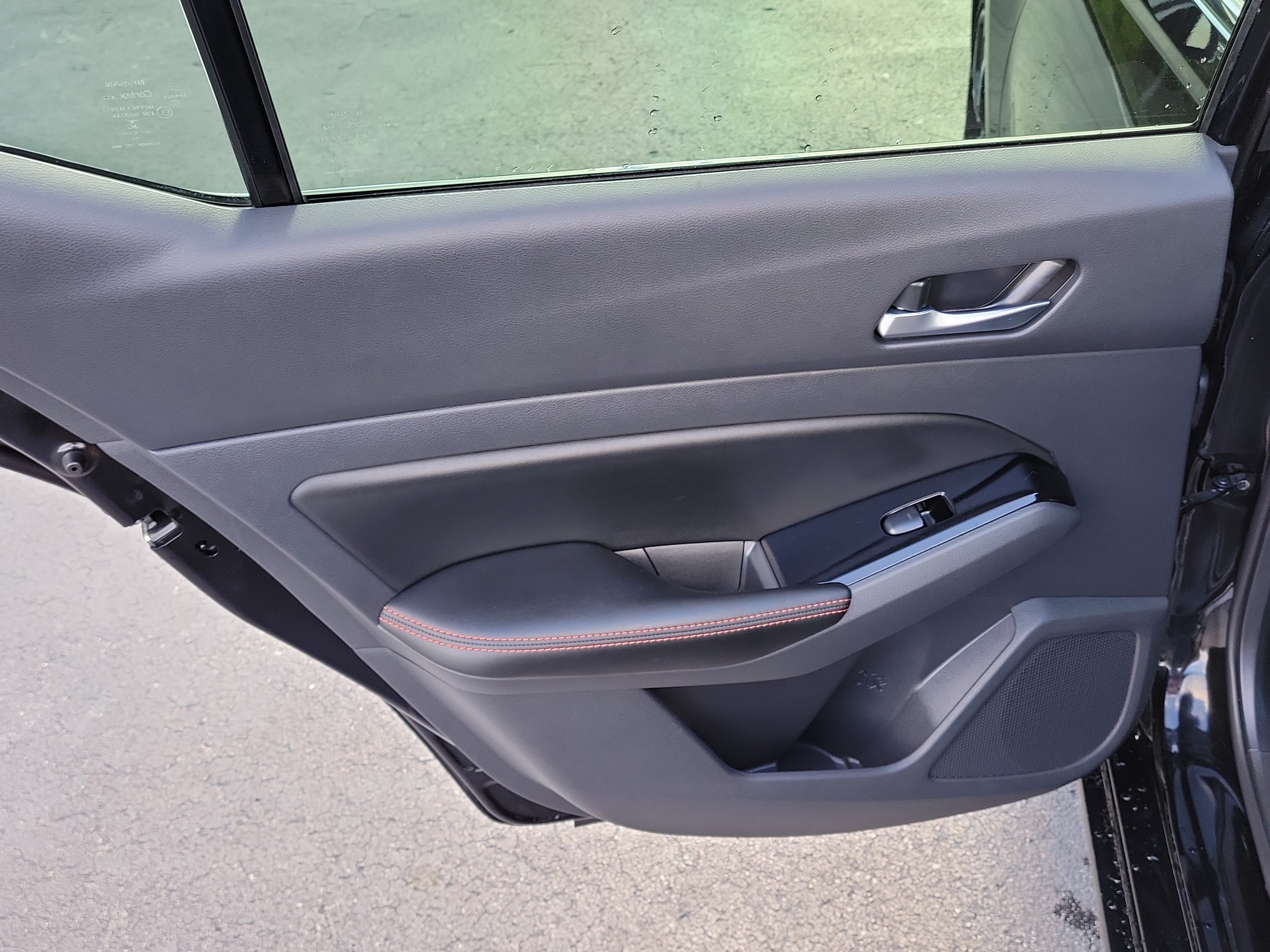 Used 2025 Nissan Altima 2.5 SR FWD image 9