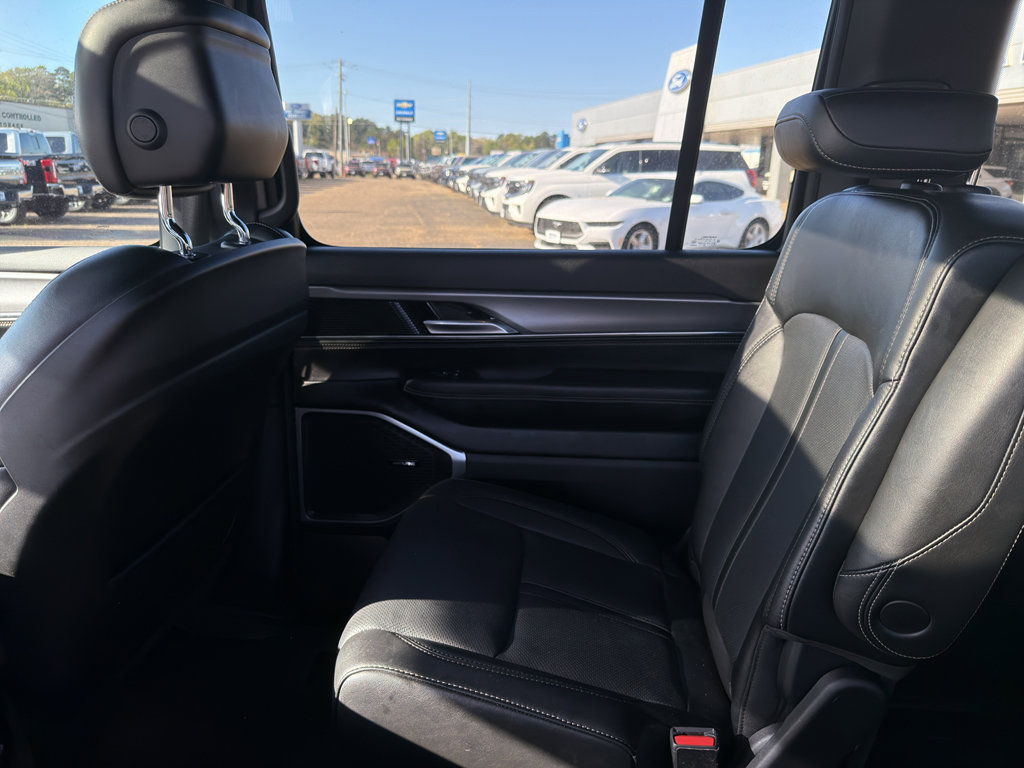 Used 2023 Jeep Wagoneer Series II image 27