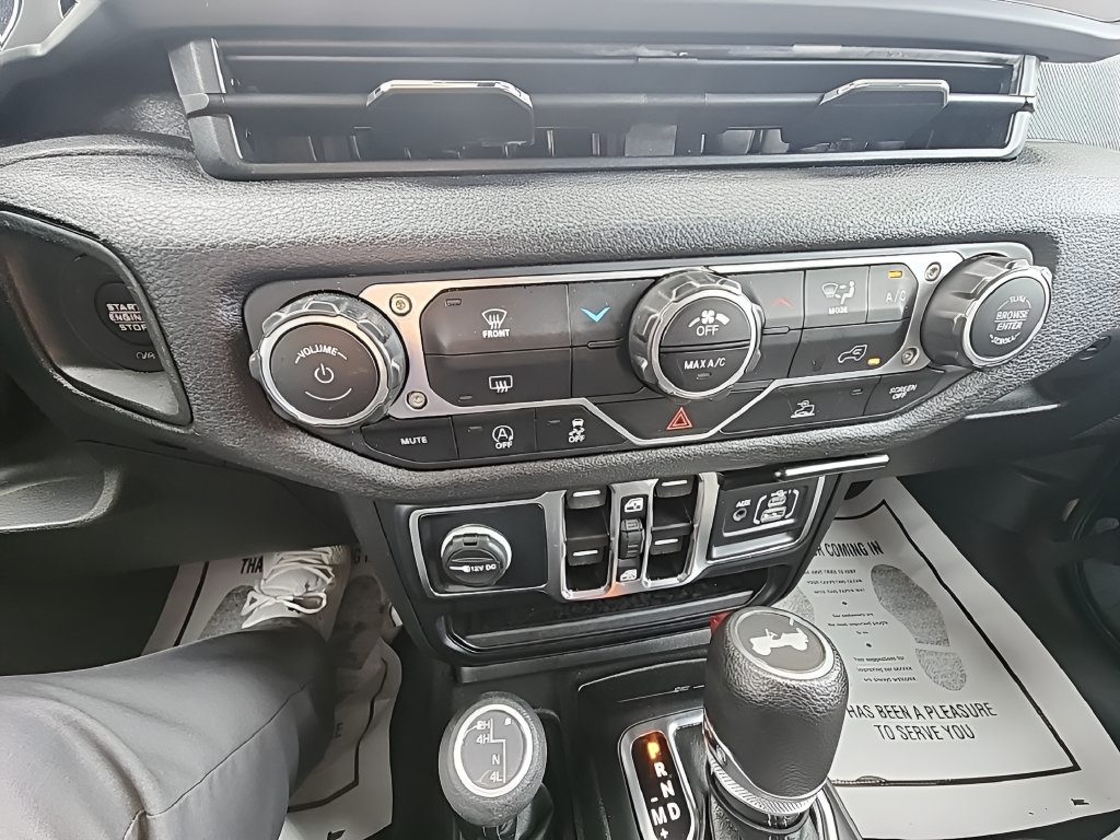 Used 2024 Jeep Wrangler Unlimited Sport AWD/4WD image 26