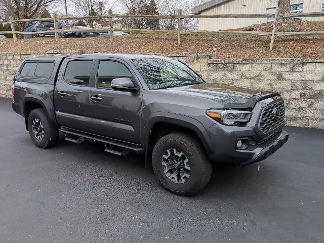 Used 2023 Toyota Tacoma TRD Off-Road image 1