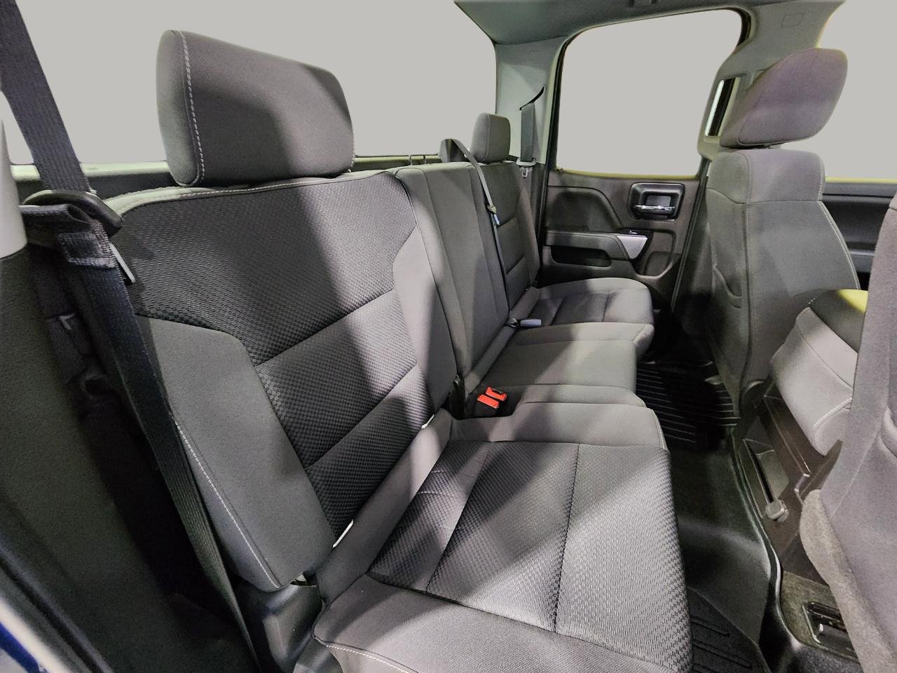 Used 2018 Chevrolet Silverado 1500 LT w/ All Star Edition image 33