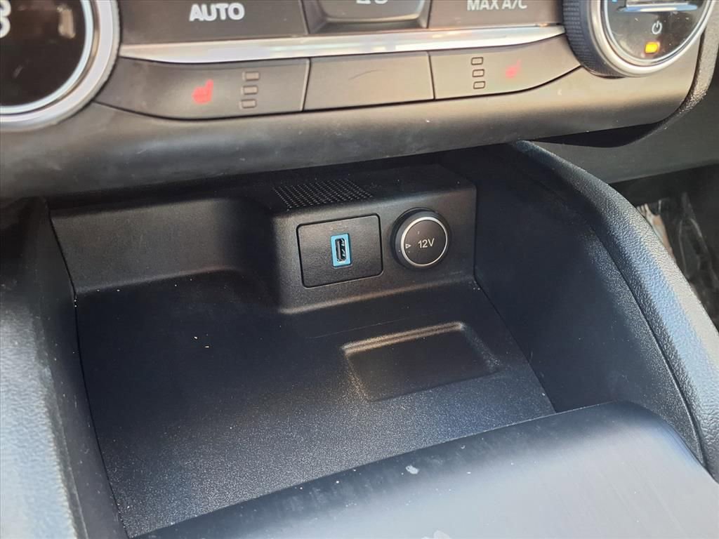 Used 2020 Ford Escape SE image 13