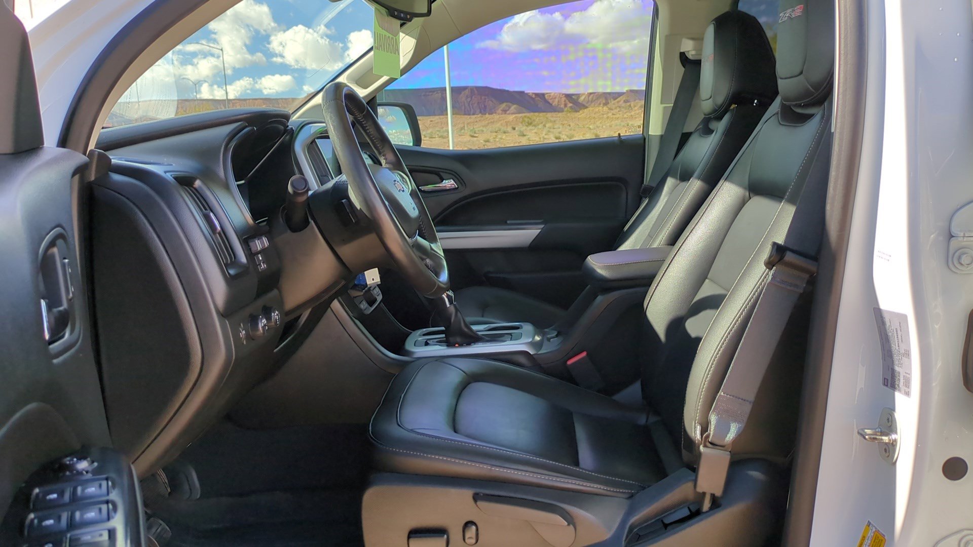 Used 2022 Chevrolet Colorado ZR2 w/ ZR2 Dusk Special Edition image 11