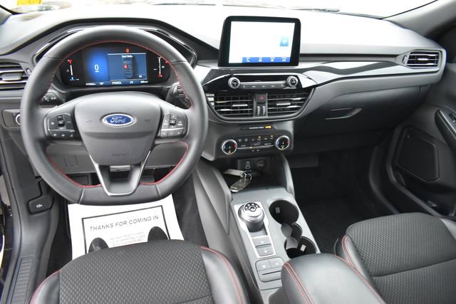 Used 2025 Ford Escape ST-Line image 17