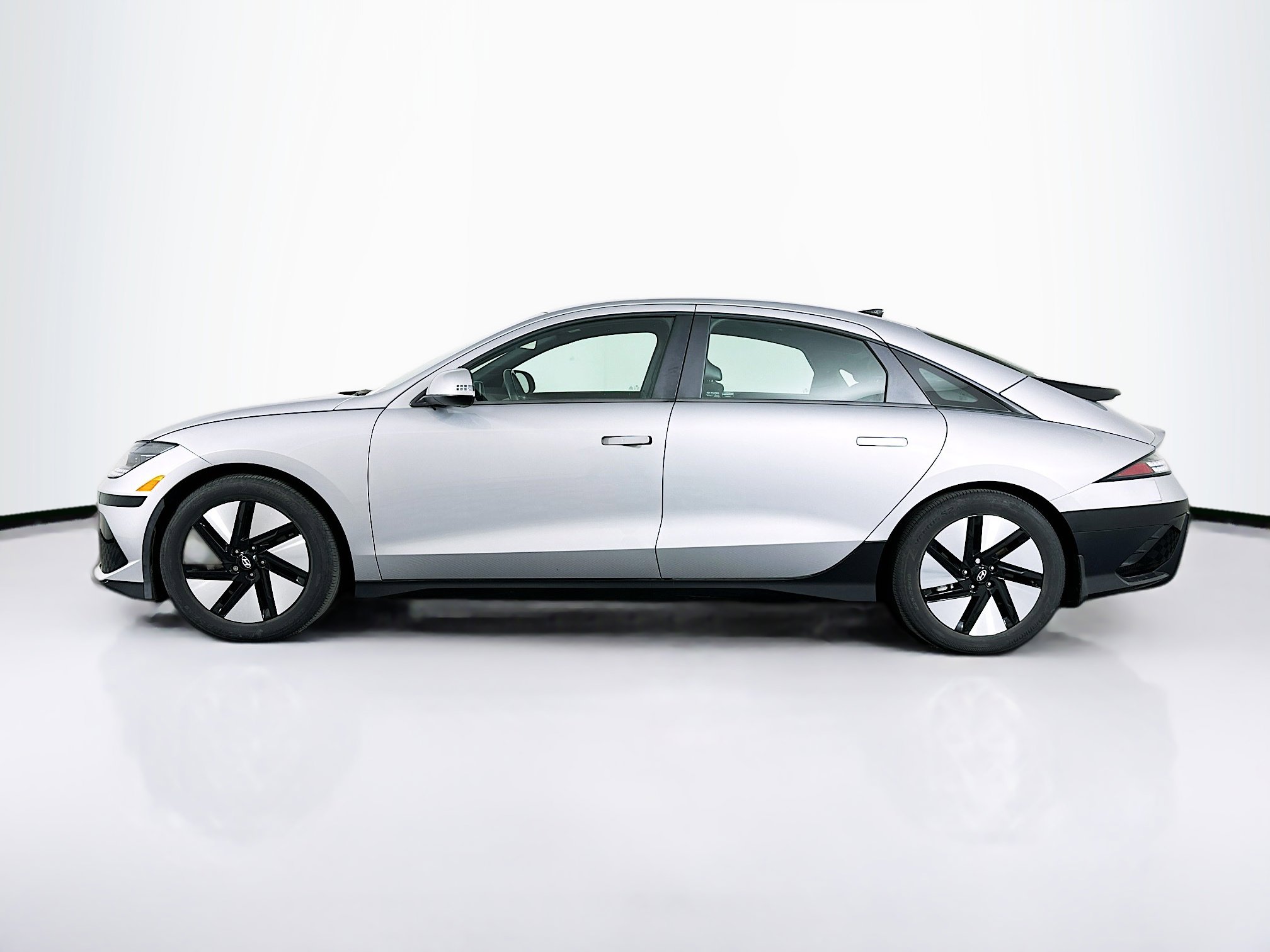 Used 2024 Hyundai Ioniq 6 SEL RWD image 4