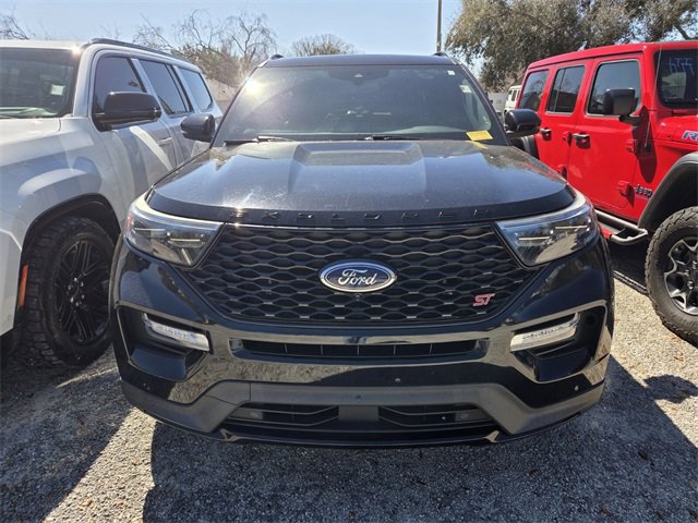 Used 2020 Ford Explorer ST w/ ST Street Pack image 2