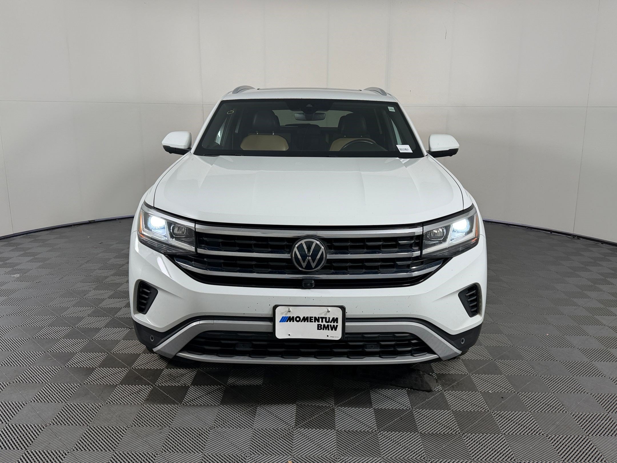 Used 2020 Volkswagen Atlas Cross Sport SEL Premium AWD/4WD image 6