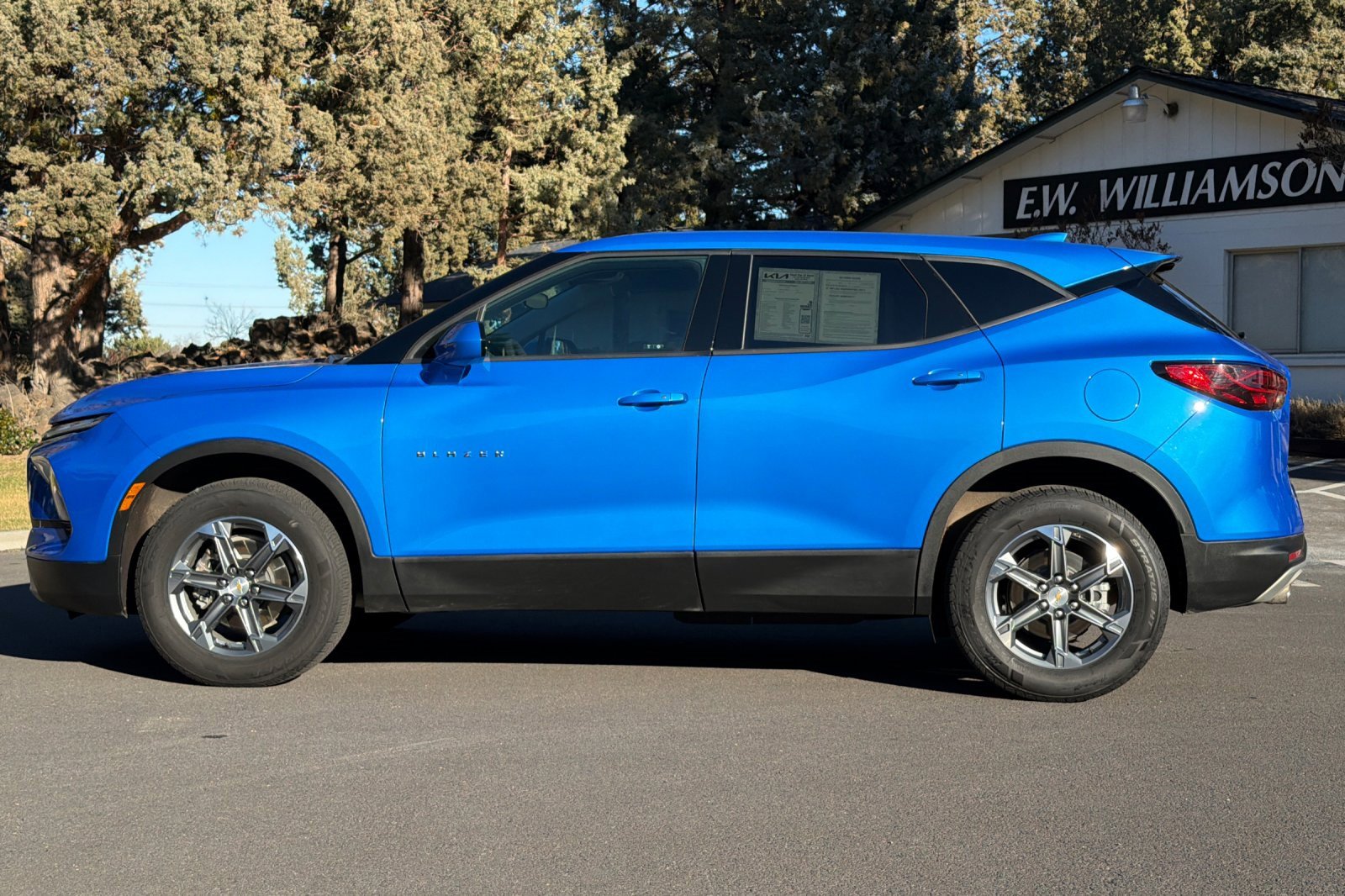 Used 2025 Chevrolet Blazer LT image 7