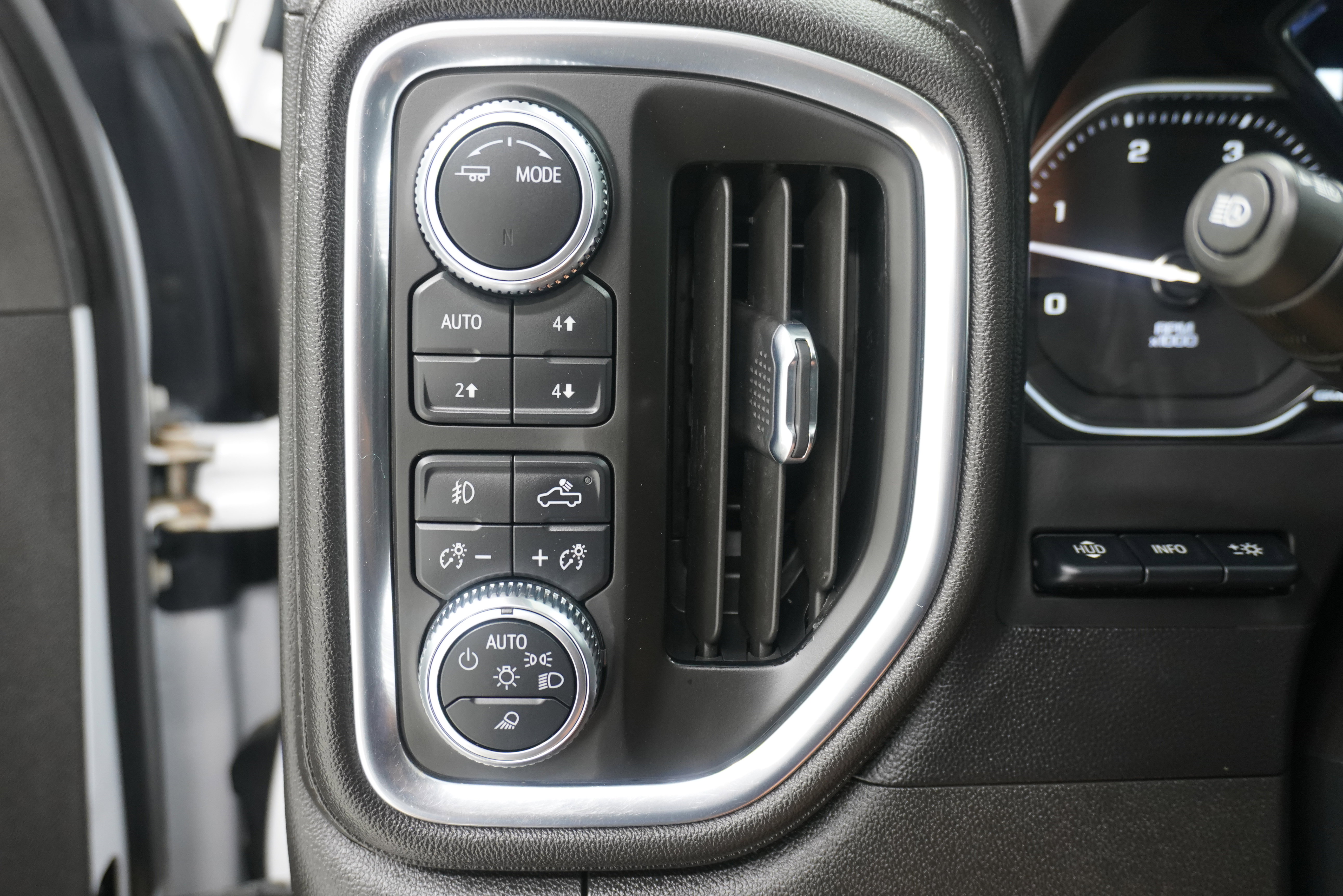 Used 2021 GMC Sierra 3500 Denali w/ Denali Ultimate Package AWD/4WD image 30