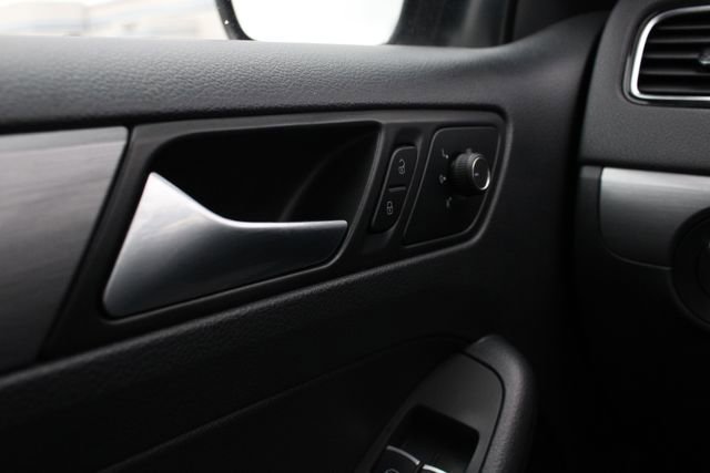 Used 2015 Volkswagen Jetta TDI SE FWD image 6