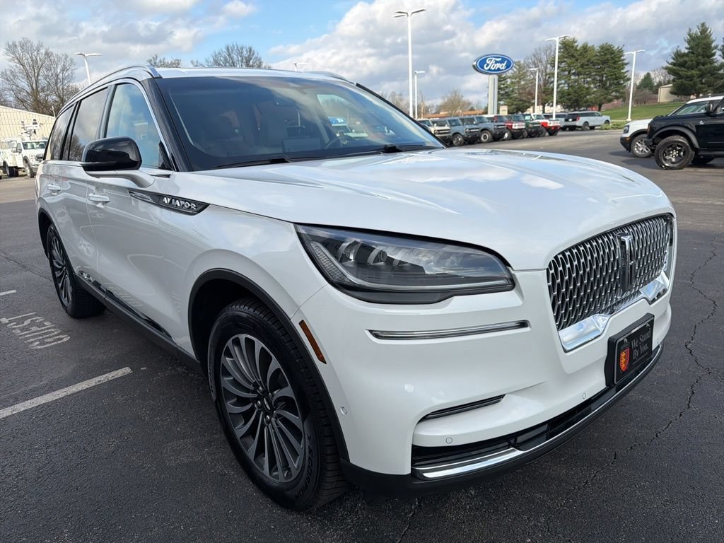Used 2023 Lincoln Aviator Reserve w/ Equipment Group 201A AWD/4WD image 7