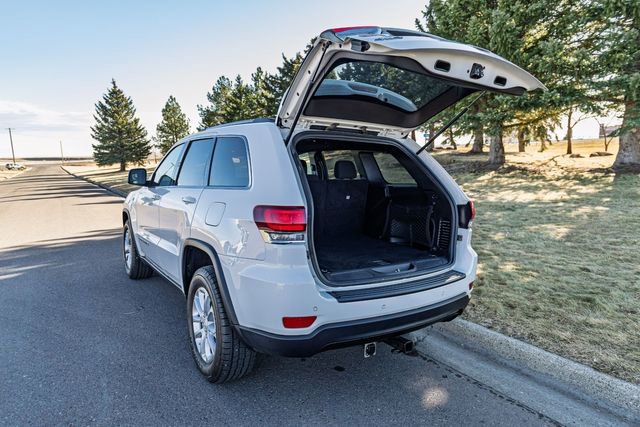 Used 2021 Jeep Grand Cherokee Laredo AWD/4WD image 11