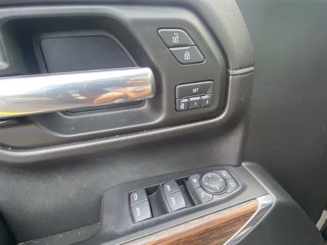 Used 2019 Chevrolet Silverado 1500 High Country w/ Technology Package image 18