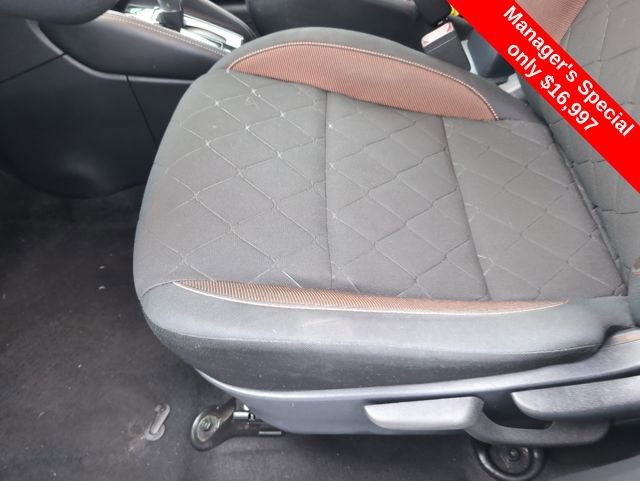Used 2020 Nissan Kicks SR image 21