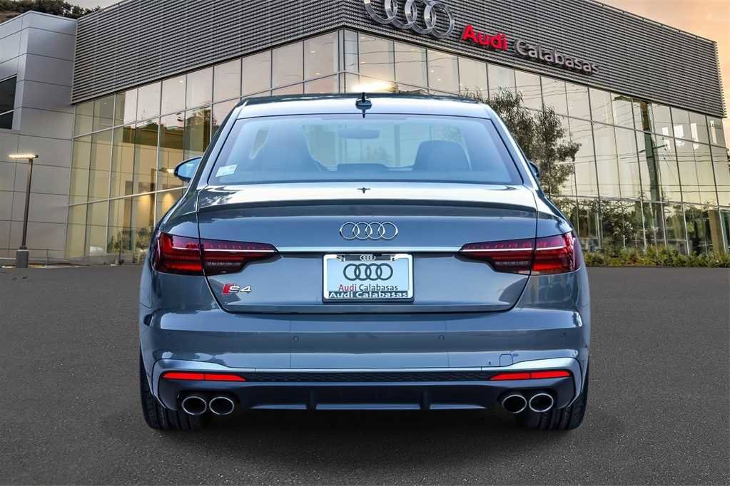 Used 2023 Audi S4 Premium Plus w/ Premium Plus Package image 3