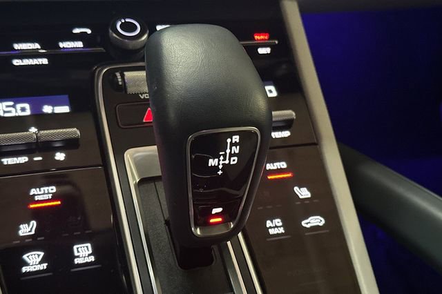 Used 2020 Porsche Cayenne S image 27