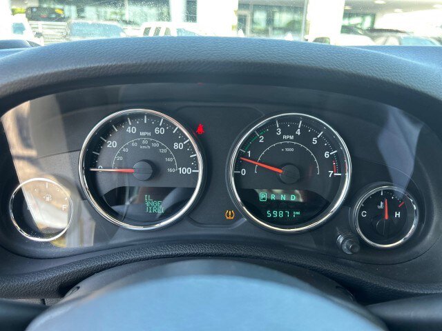 Used 2016 Jeep Wrangler Unlimited Sahara w/ Connectivity Group AWD/4WD image 6