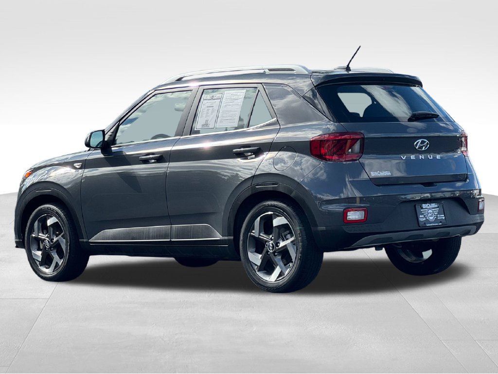 Used 2025 Hyundai Venue SEL FWD image 5