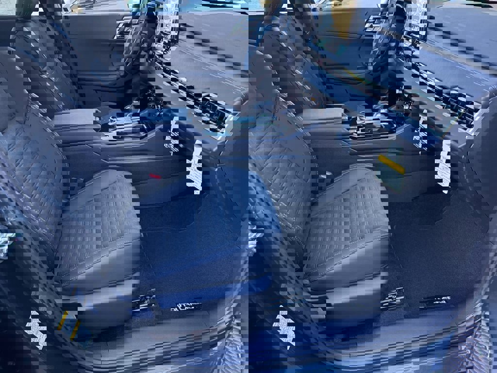 New 2025 Mitsubishi Outlander SE image 24