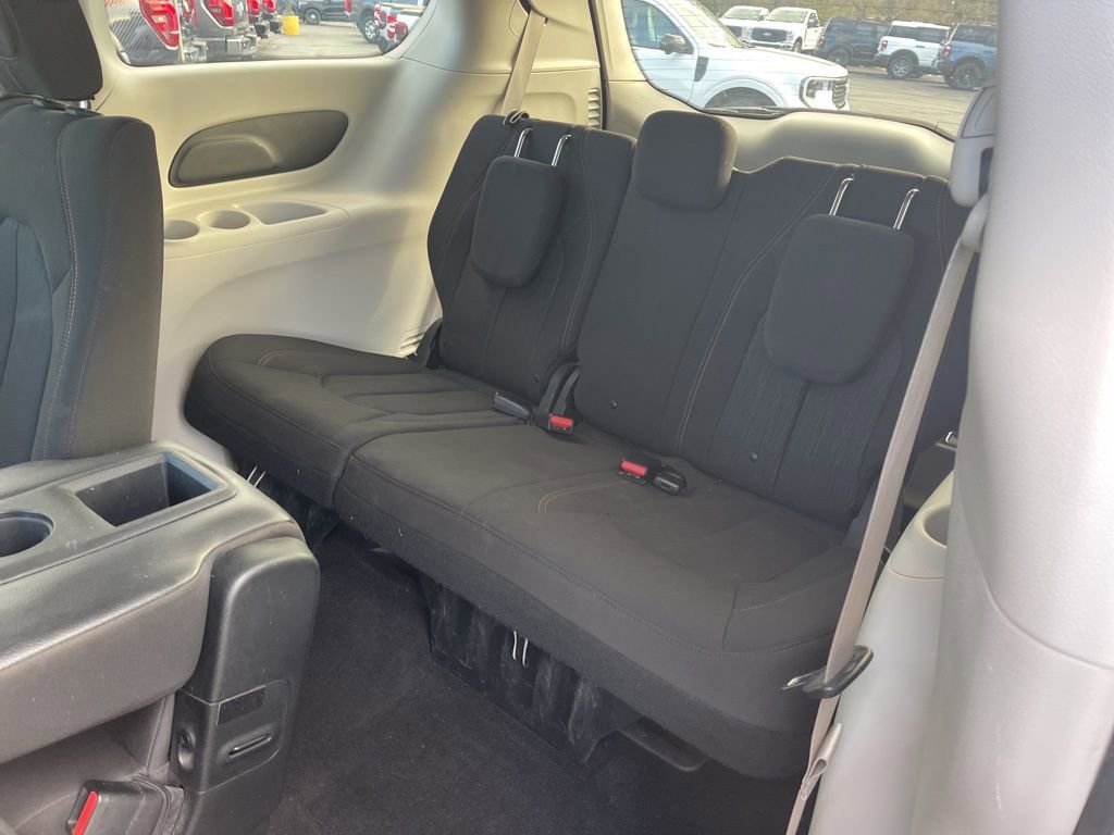 Used 2018 Chrysler Pacifica Touring Plus w/ Tire & Wheel Group image 13